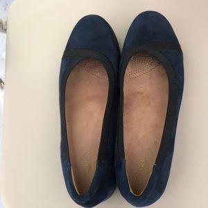 Clark’s blue suede 9 1/2 W